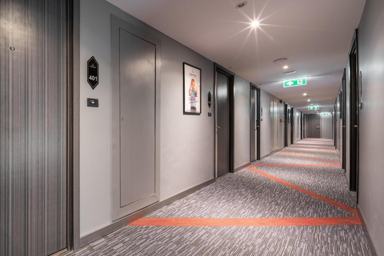 Отель Aspira Gems Center Silom Бангкок Экстерьер фото